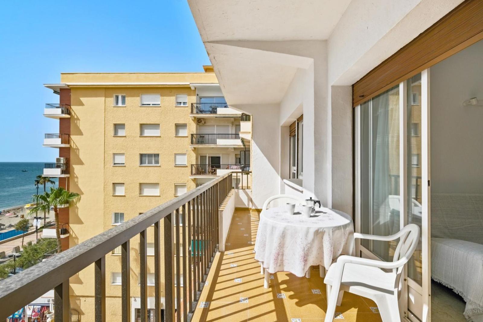 Apartamento Con Piscina En La Primera Linea De Playa De 푸엔히롤라 외부 사진