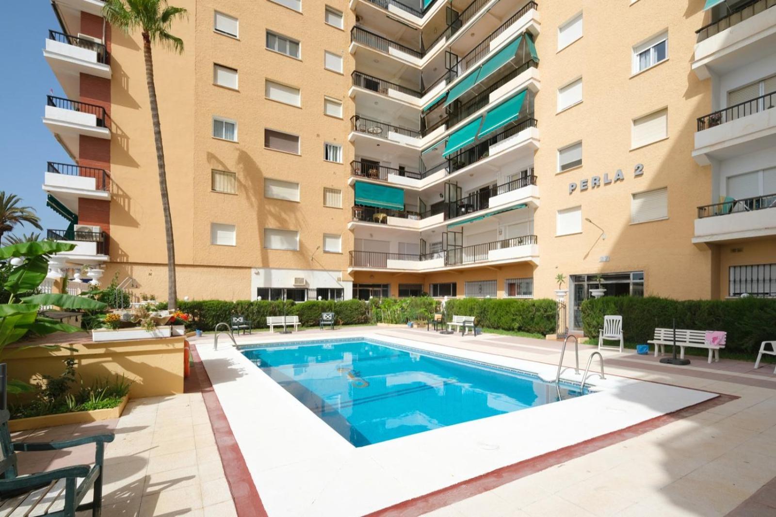 Apartamento Con Piscina En La Primera Linea De Playa De 푸엔히롤라 외부 사진