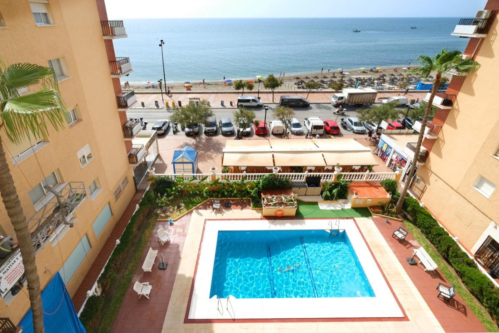 Apartamento Con Piscina En La Primera Linea De Playa De 푸엔히롤라 외부 사진